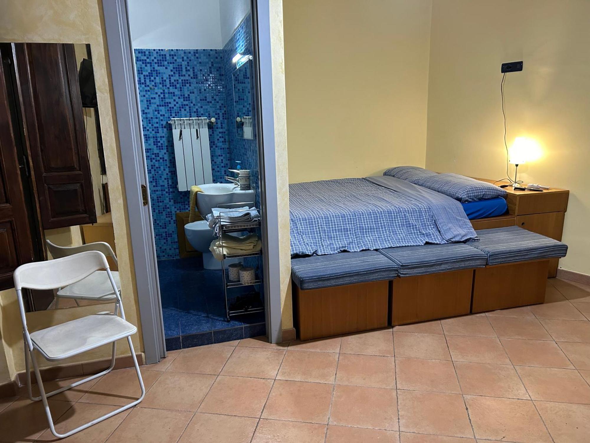 B&B L'Angolo Sulla Piazza Mirabella Imbaccari Bagian luar foto